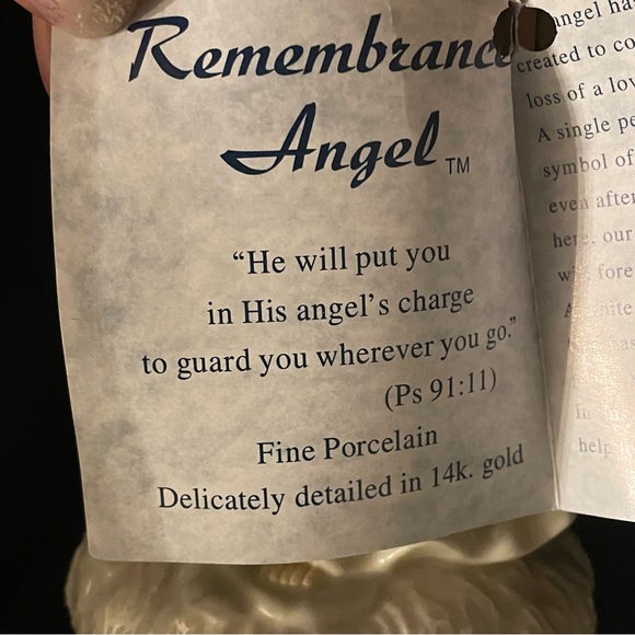 “Remembrance Angel” Porcelain & 14K Gold Music Box Plays Amazing Grace - Picture 6 of 8